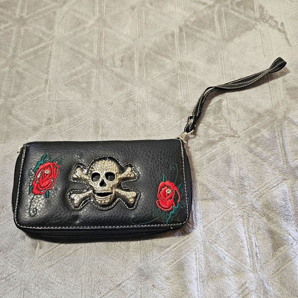 Skull & Rose Black Zip-Around Wristlet Wallet w/ Wrist Strap, Credit Card